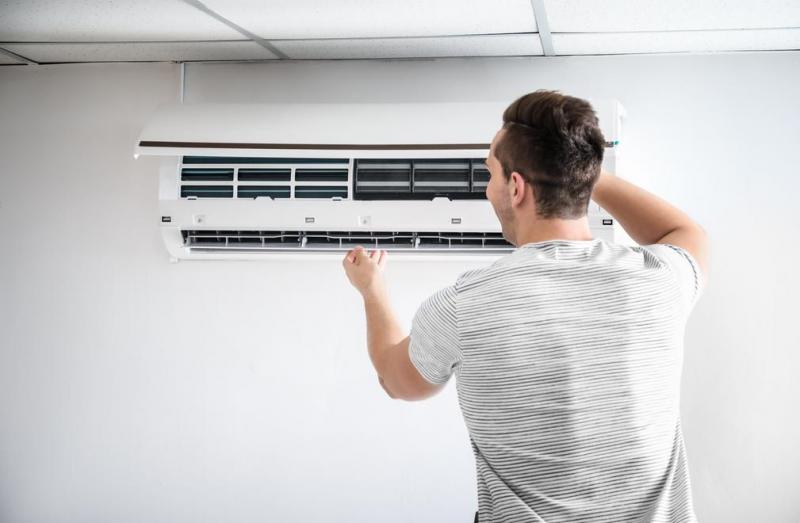 Un entretien r&eacute;gulier du climatiseur prolonge sa dur&eacute;e de vie et son efficacit&eacute;